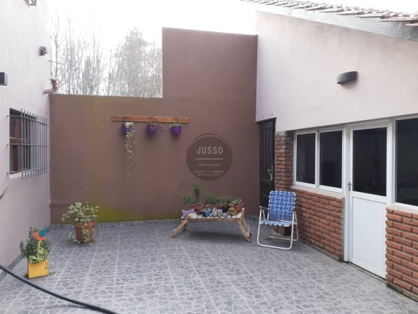 CASA 5 AMBIENTES CON PARQUE Y QUINCHO - BARRIO JARDIN PERALTA RAMOS-APTA CREDITO