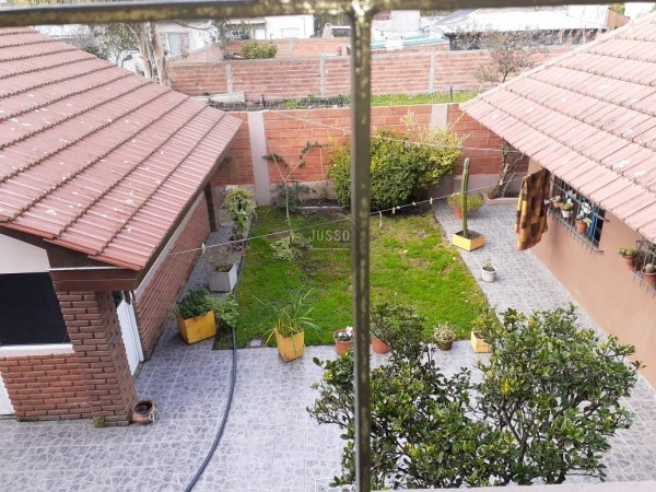 CASA 5 AMBIENTES CON PARQUE Y QUINCHO - BARRIO JARDIN PERALTA RAMOS-APTA CREDITO