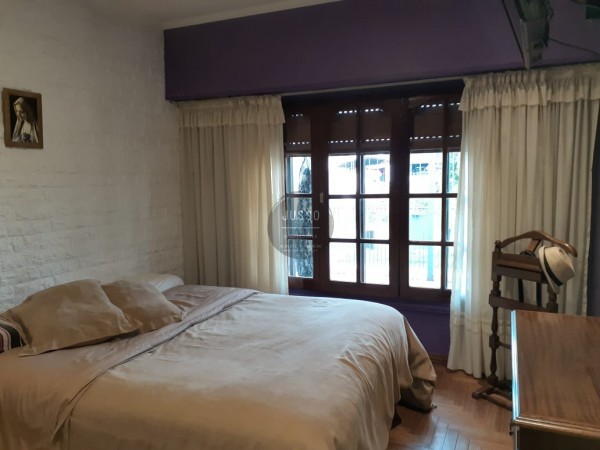 CASA 5 AMBIENTES CON PARQUE Y QUINCHO - BARRIO JARDIN PERALTA RAMOS-APTA CREDITO