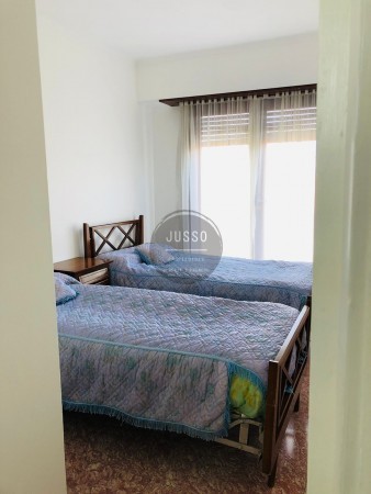 CASA 4 AMBIENTES VENTA TRES ARROYOS CENTRICA