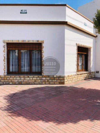 CASA 4 AMBIENTES VENTA TRES ARROYOS CENTRICA