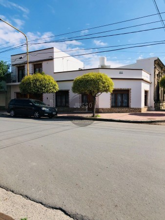 CASA 4 AMBIENTES VENTA TRES ARROYOS CENTRICA