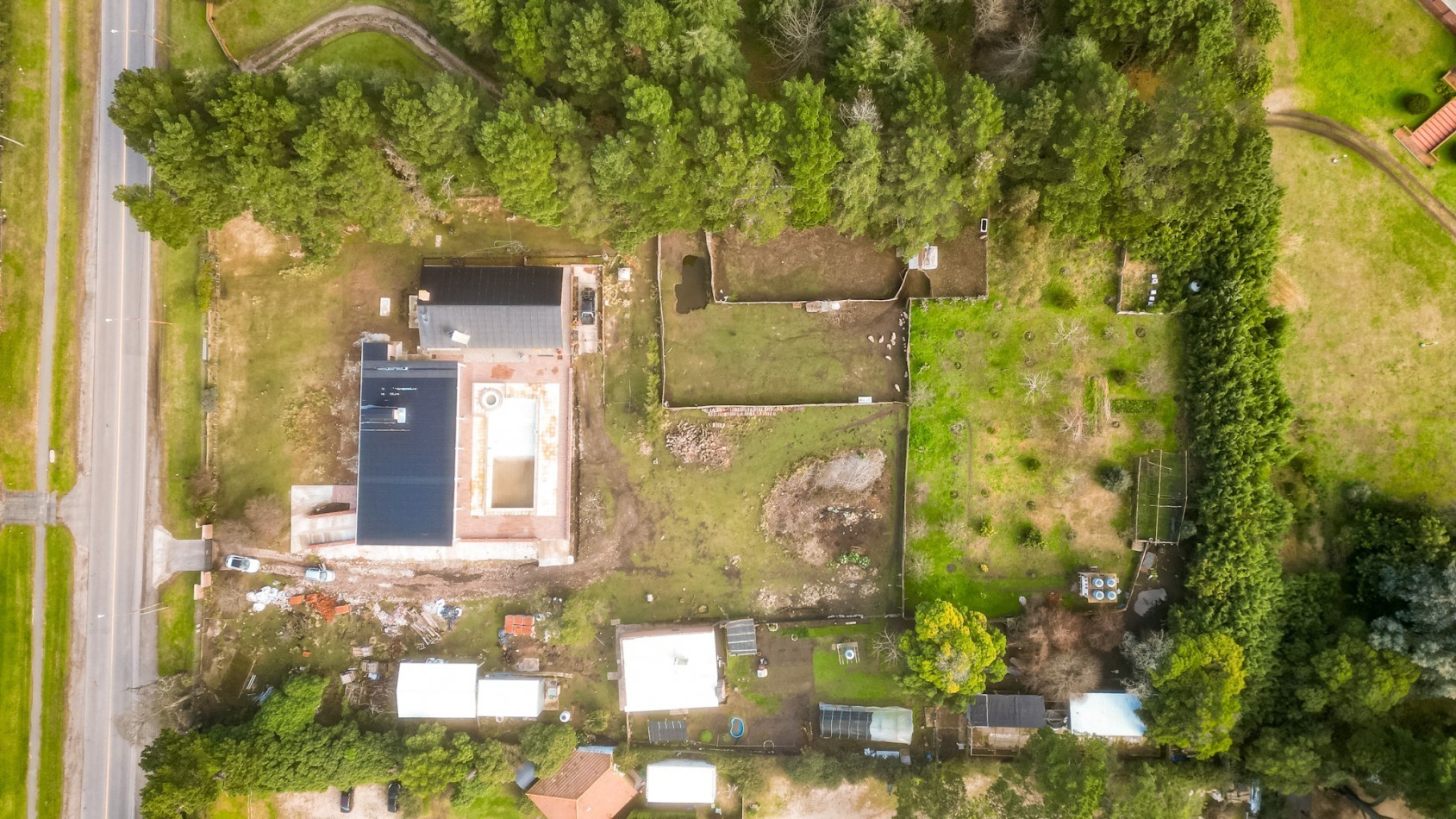 Casa quinta + Salon de Fiestas- Casa de caseros - una hectarea en Sierra de los Padres-1 hectarea
