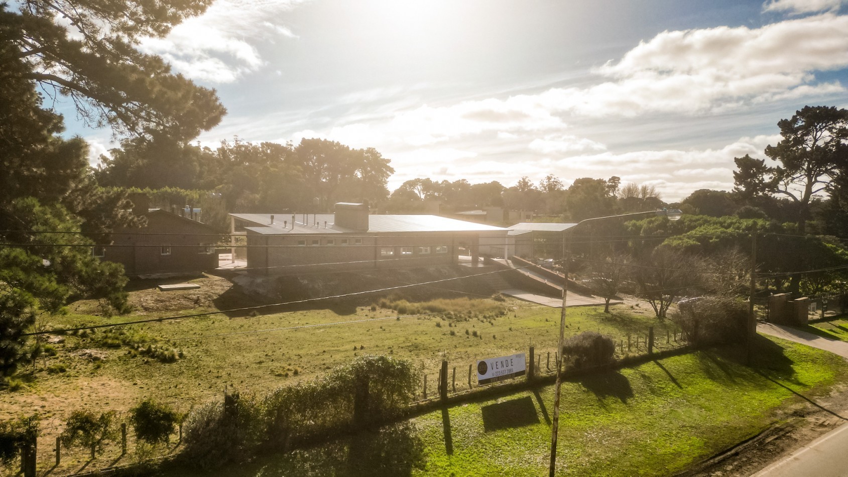 Casa quinta + Salon de Fiestas- Casa de caseros - una hectarea en Sierra de los Padres-1 hectarea