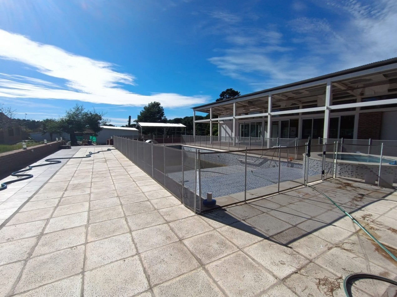 Casa quinta + Salon de Fiestas- Casa de caseros - una hectarea en Sierra de los Padres-1 hectarea