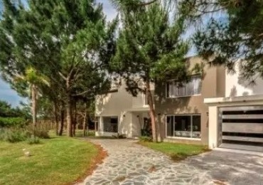 CASA 6 AMBIENTES EN COSTA ESMERALDA CERCA DEL MAR