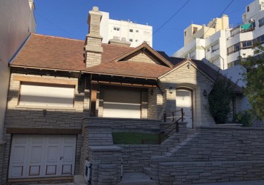 CASA EN VENTA 5 AMBIENTES ZONA PLAZA MITRE IDEAL PROYECTO INMOBILIARIO.