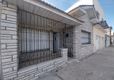 CASA EN VENTA 3 AMBIENTES CON COCHERA + CONSTRUCCION PARA LOCAL