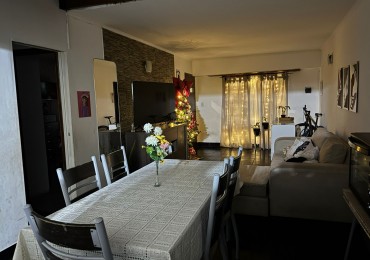 CASA 3 AMBIENTES CON PARQUE-BARRIO EL JARDIN