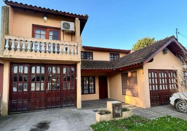 CASA 5 AMBIENTES CON PILETA CLIMATIZADA APTO CREDITO.