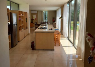 BARRIO PRIVADO : ARENAS DEL SUR CASA 4 AMBIENTES .