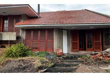 CASA 4 AMBIENTES A RECICLAR ZONA CONSTITUCION.