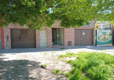 CASA  5 AMBIENTES SOBRE AV FORTUNATO DE LA PLAZA