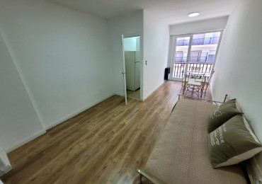 VENTA MONOAMBIENTE RECICLADO CON BALCON A LA CALLE PLAZA COLON