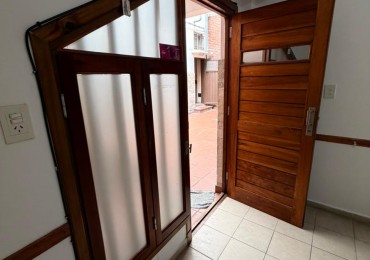 OFICINA  EN PLANTA BAJA,45m2 , ACHA Y 12 DE OCTUBRE 